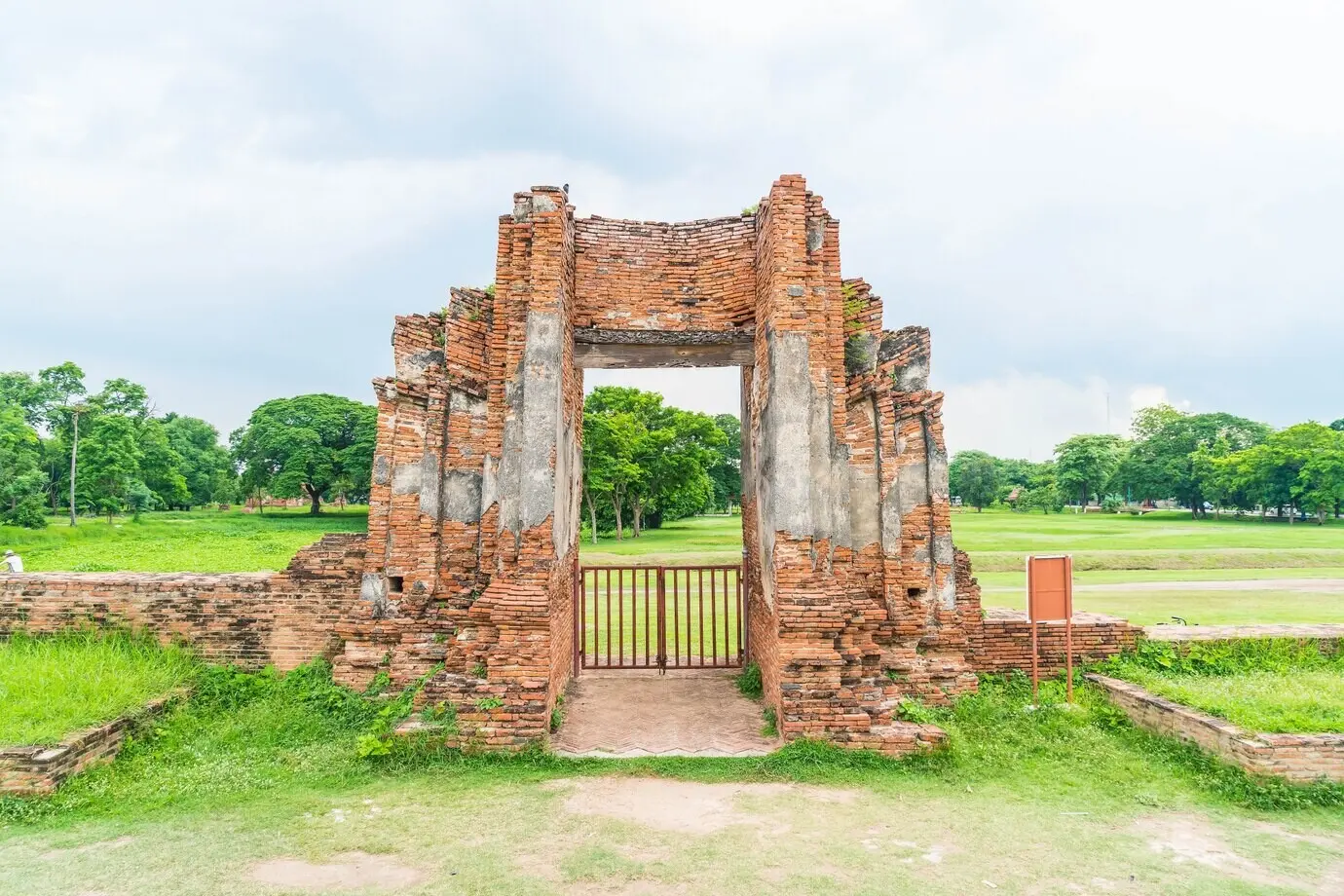 Schöne alte historische Architektur von Ayutthaya in Thailand